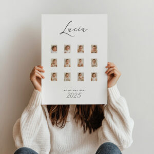 Mujer sosteniendo una lámina personalizada Mi Primer Año con 12 fotos del bebé