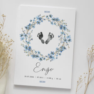 Lámina de nacimiento personalizada con huellas y flores azules