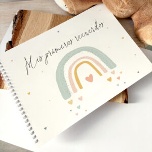 Álbum de fotos para bebé A4 con ilustración de Arcoíris y Corazones