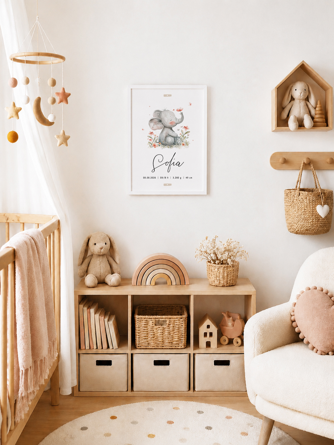 Lámina de nacimiento Elefante floral en una habitación infantil